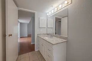 9809 Richmond Ave, Houston, TX 77042 - Photo 26