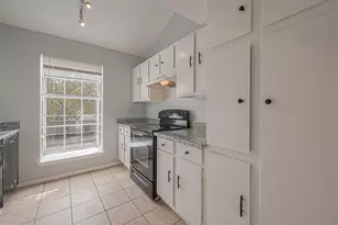 9809 Richmond Ave, Houston, TX 77042 - Photo 16