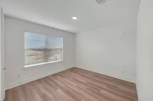 13926 Baikal Mnr Dr, Santa Fe, TX 77510 - Photo 16