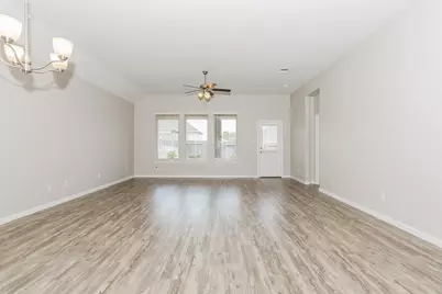 14221 Rainier Peak Crossing, Conroe, TX 77384 - Photo 2