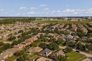 2810 Brookmist Ln, Dickinson, TX 77539 - Photo 2