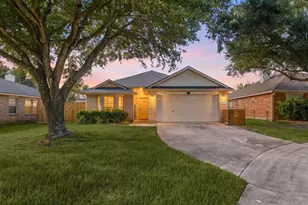 2810 Brookmist Ln, Dickinson, TX 77539 - Photo 1