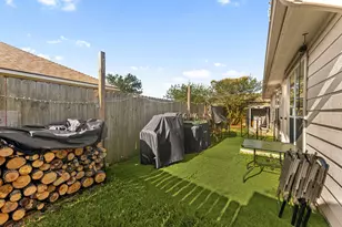2810 Brookmist Ln, Dickinson, TX 77539 - Photo 30