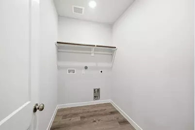 302 Amy Street, Angleton, TX 77515 - Photo 8