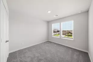 302 Amy St, Angleton, TX 77515 - Photo 18