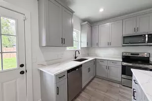 6711 Rowell Ct, Houston, TX 77489 - Photo 8
