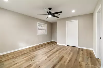 2435 9th Street N, Texas City, TX 77590 - Photo 10