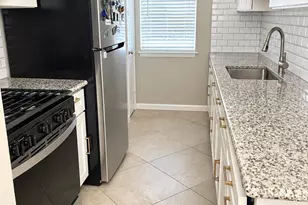 604 Linda Ln, Alvin, TX 77511 - Photo 4