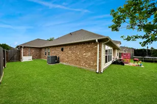 9307 Russeff Field Ln, Rosenberg, TX 77469 - Photo 4