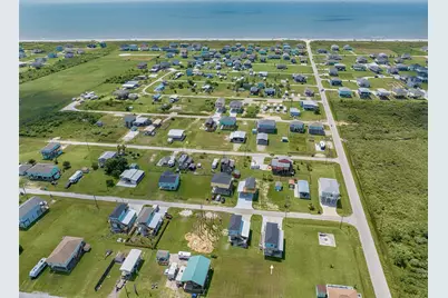 109 Ocean Tide Drive, Crystal Beach, TX 77650 - Photo 6
