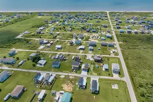 109 Ocean Tide Dr, Crystal Beach, TX 77650 - Photo 6
