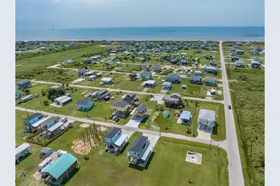 109 Ocean Tide Drive, Crystal Beach, TX 77650 - Photo 22