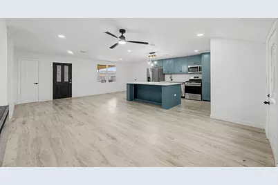 5719 Southwind Street, Houston, TX 77033 - Photo 8