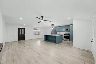 5719 Southwind St, Houston, TX 77033 - Photo 8