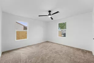 5719 Southwind St, Houston, TX 77033 - Photo 12