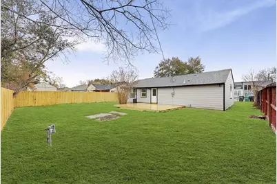 5719 Southwind Street, Houston, TX 77033 - Photo 14