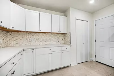 2005 Mary Moody Northen Boulevard, Galveston, TX 77551 - Photo 10