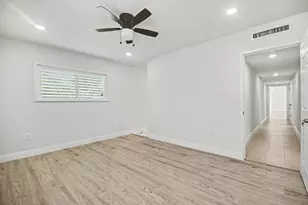 2005 Mary Moody Northen Blvd, Galveston, TX 77551 - Photo 16