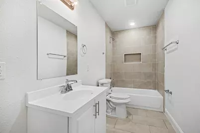 2005 Mary Moody Northen Boulevard, Galveston, TX 77551 - Photo 22