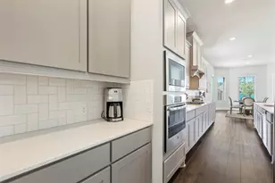 50 Wyatt Oaks Dr, The Woodlands, TX 77375 - Photo 10