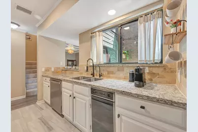 16570 Space Center Boulevard, Houston, TX 77058 - Photo 10