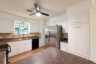 1001 Windy Dr, Brenham, TX 77833 - Photo 10