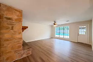 1001 Windy Dr, Brenham, TX 77833 - Photo 6