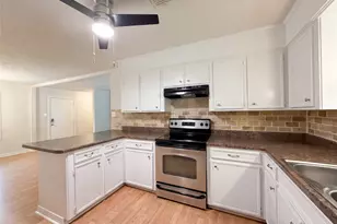 1001 Windy Dr, Brenham, TX 77833 - Photo 2