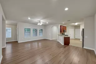 26 Greenwich Pl, Conroe, TX 77384 - Photo 4