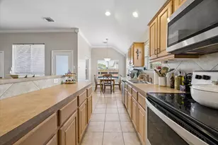 608 Brad Ct, Webster, TX 77598 - Photo 12