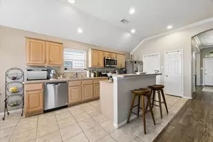 608 Brad Ct, Webster, TX 77598 - Photo 10