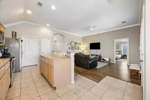 608 Brad Ct, Webster, TX 77598 - Photo 8
