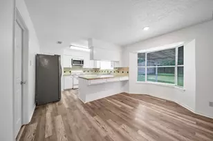 162 Greenleaf Ln, Conroe, TX 77304 - Photo 10