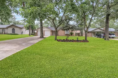 162 Greenleaf Lane, Conroe, TX 77304 - Photo 2