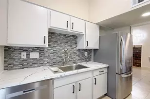 9809 Richmond Ave, Houston, TX 77042 - Photo 12