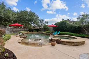 5602 Kingsfield Ct, League City, TX 77573 - Photo 2