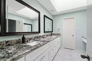 2612 Yupon St, Houston, TX 77006 - Photo 24