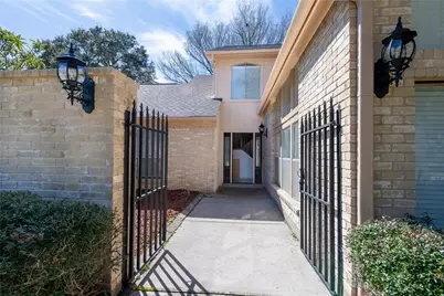 2542 Hodges Bend, Sugar Land, TX 77479 - Photo 4