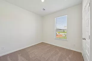 4801 Seven Oaks Ln, Conroe, TX 77304 - Photo 4