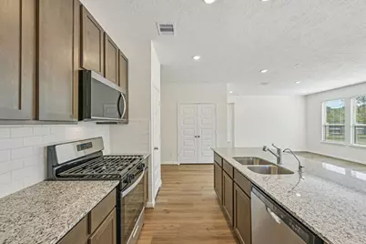 4801 Seven Oaks Lane, Conroe, TX 77304 - Photo 10