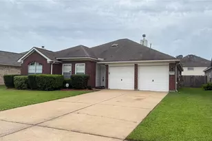 4919 Lochman Ln, Pearland, TX 77584 - Photo 2