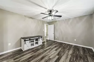 7903 Parkglen Dr, Houston, TX 77049 - Photo 20