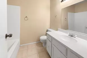 10619 Chapel Hill Dr, Houston, TX 77099 - Photo 10