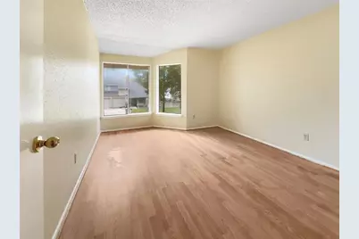 10619 Chapel Hill Drive, Houston, TX 77099 - Photo 14