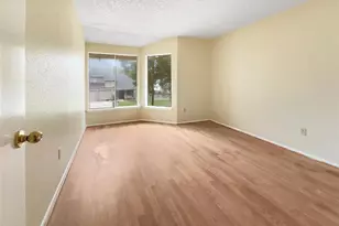 10619 Chapel Hill Dr, Houston, TX 77099 - Photo 14