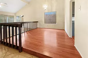 10619 Chapel Hill Dr, Houston, TX 77099 - Photo 4