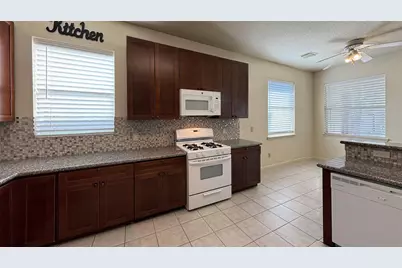 5718 Walkabout Way, Katy, TX 77450 - Photo 8