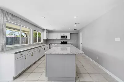 12811 Club Lane, Houston, TX 77099 - Photo 8