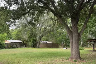 502 N Liberty St, El Campo, TX 77437 - Photo 6