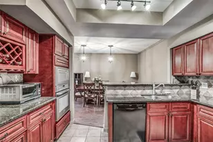 246 Litchfield Ln, Houston, TX 77024 - Photo 10